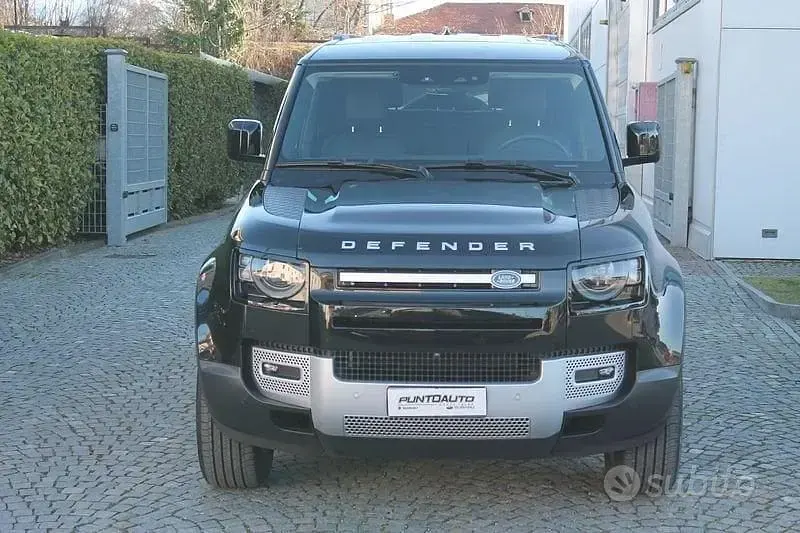 Usata Land Rover Defender SE 400 CV (294 kW) 2022 Nero SUV