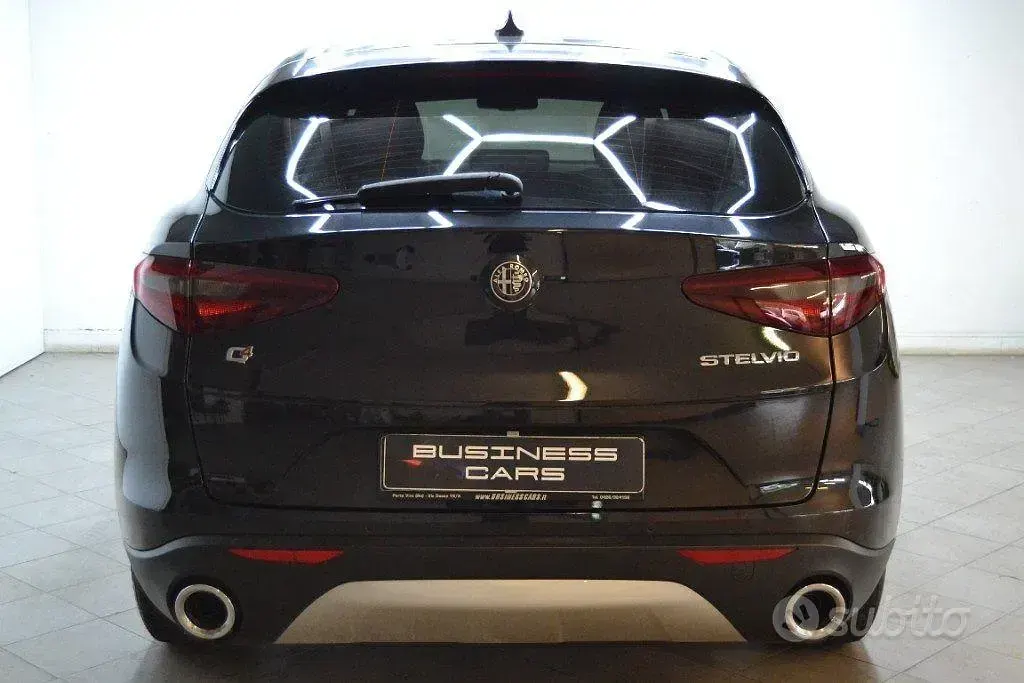Usata Alfa Romeo Stelvio Business 190 CV (139 kW) 2021 Nero SUV