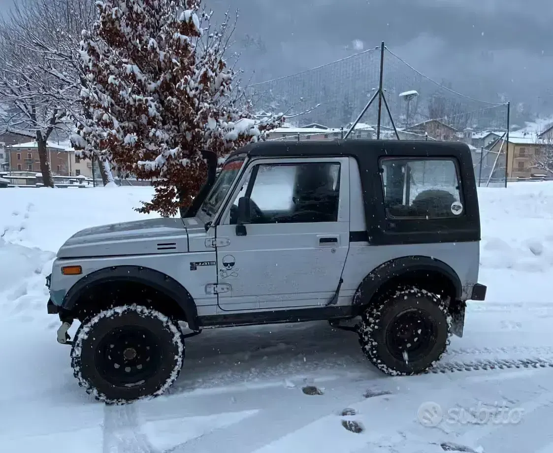 Usata Suzuki Samurai 101 CV (74 kW) 1987 Grigio SUV