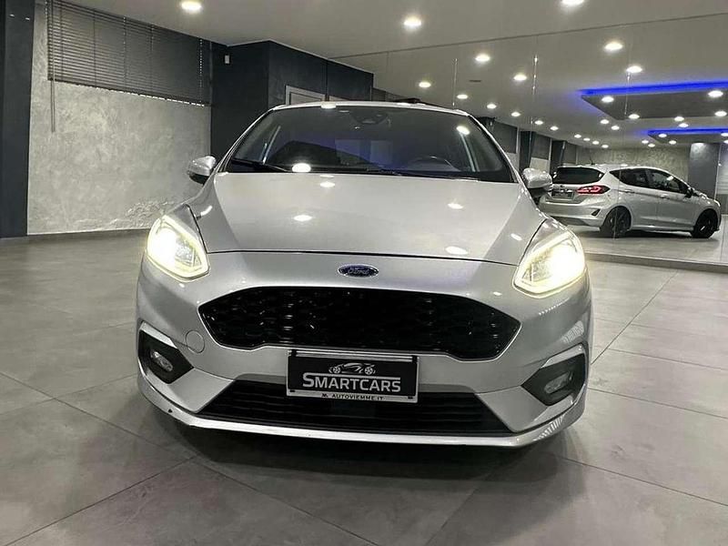 Argento Usata 2018 Ford Fiesta ST-Line Tre volumi | 8700 € (Ottimo prezzo) - Immagine 1/4