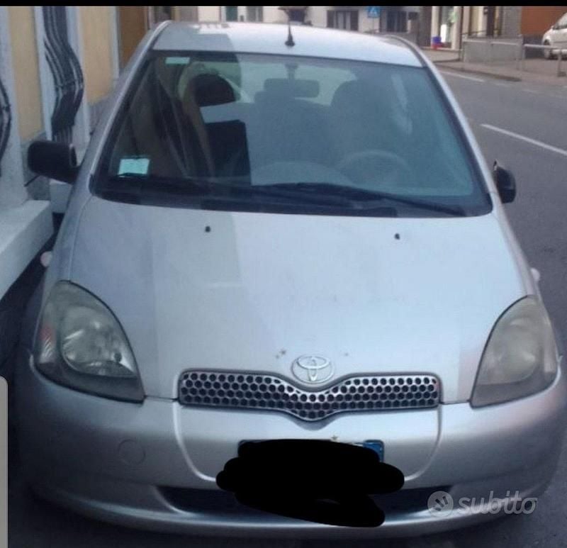 Usata Toyota Yaris 2002 Berlina