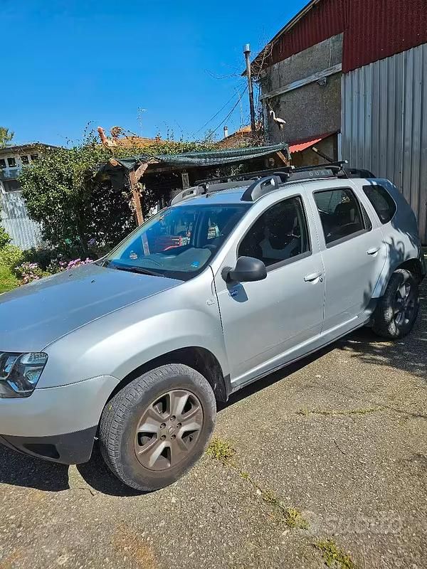 Usata Dacia Duster 110 CV (80 kW) 2017 Grigio SUV