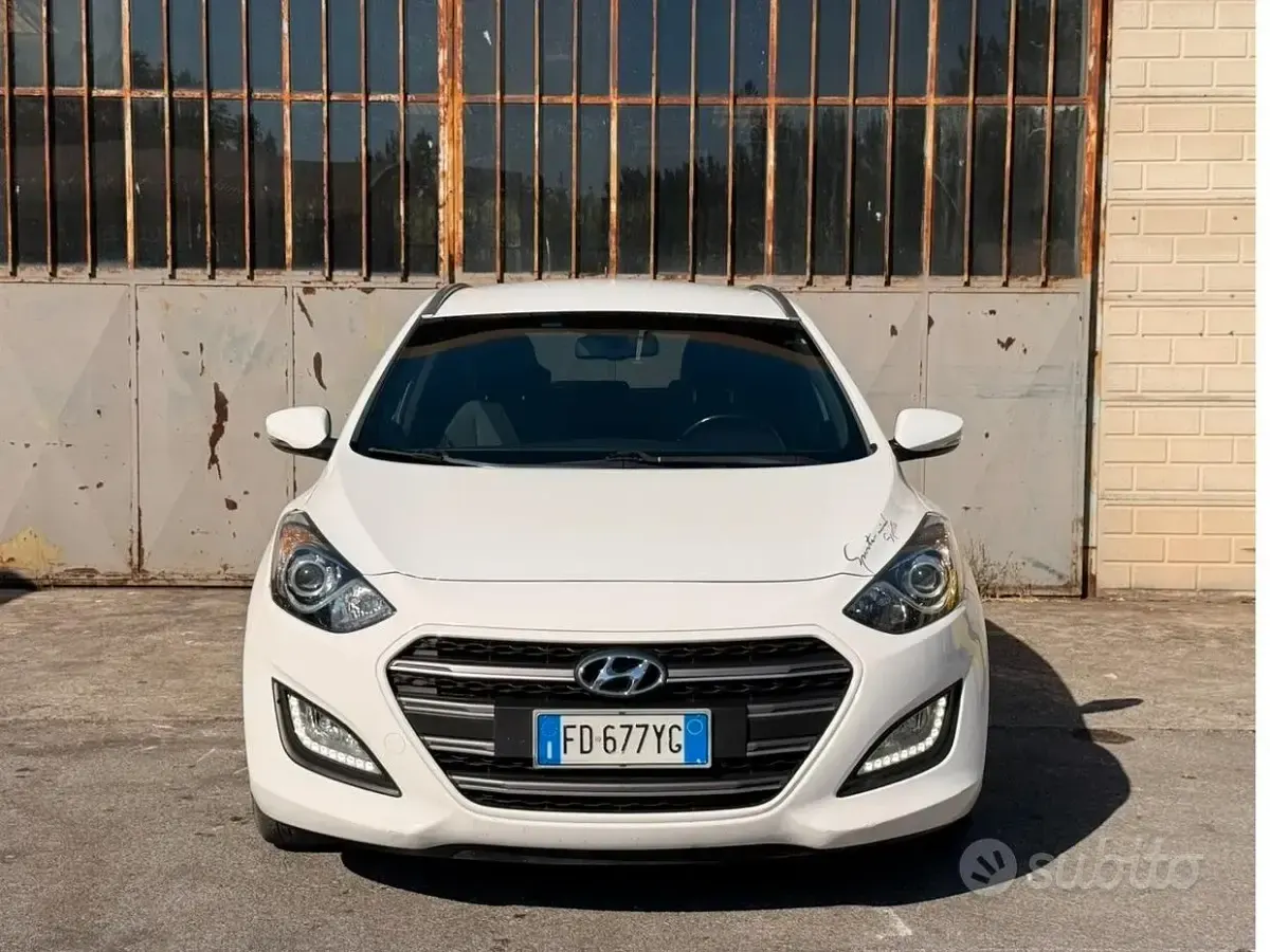 Usata Hyundai i30 GO! 110 CV (80 kW) 2016 Bianco Station wagon