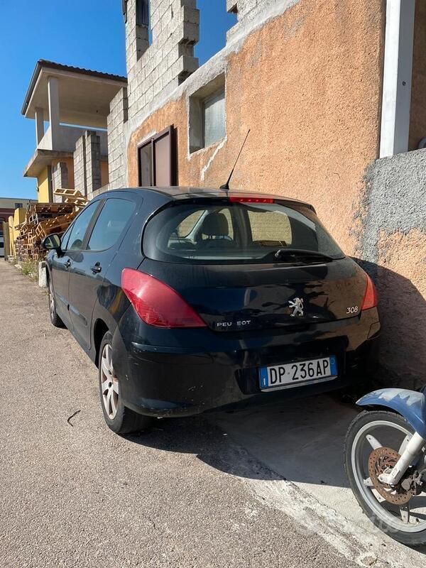 Usato 2008 Peugeot 208 Diesel 90 CV (2.200 €)