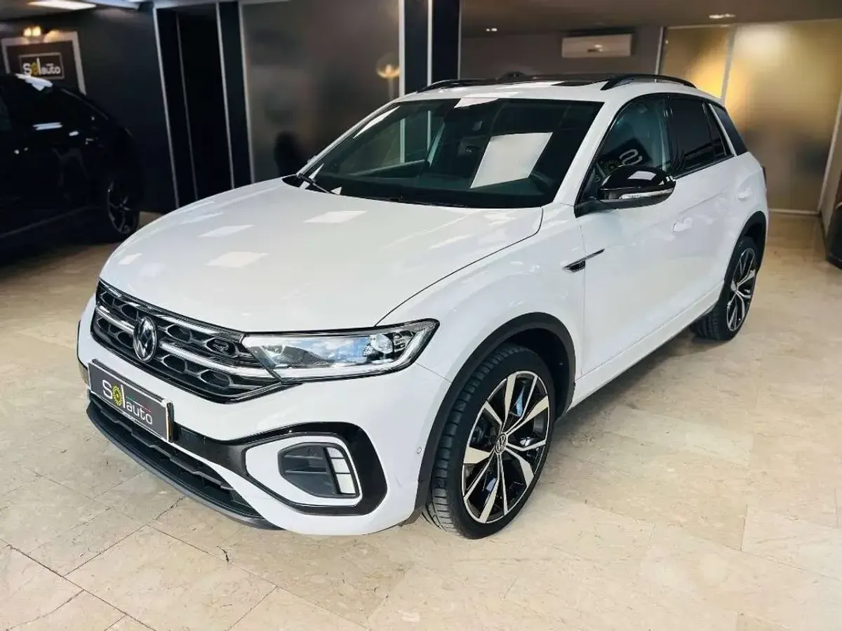 Usata VW T-Roc R-line 150 CV (110 kW) 2024 0q0q  pure white  pure white SUV
