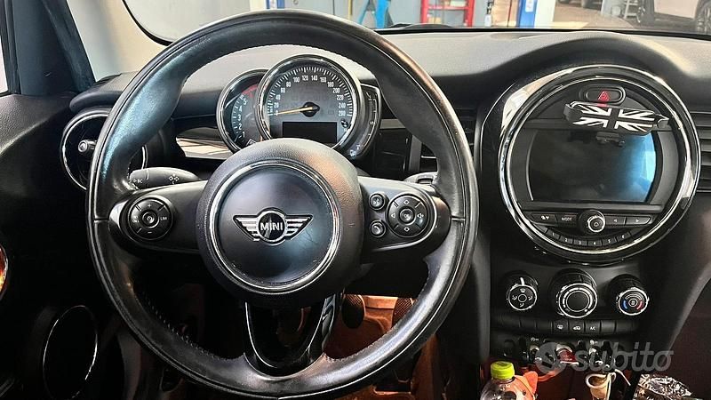 Usata Mini Cooper D 2019 Nero Utilitaria
