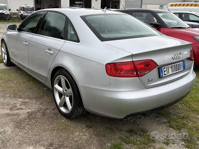 Usata Audi A4 Comfort 143 CV (105 kW) 2011 Grigio Berlina
