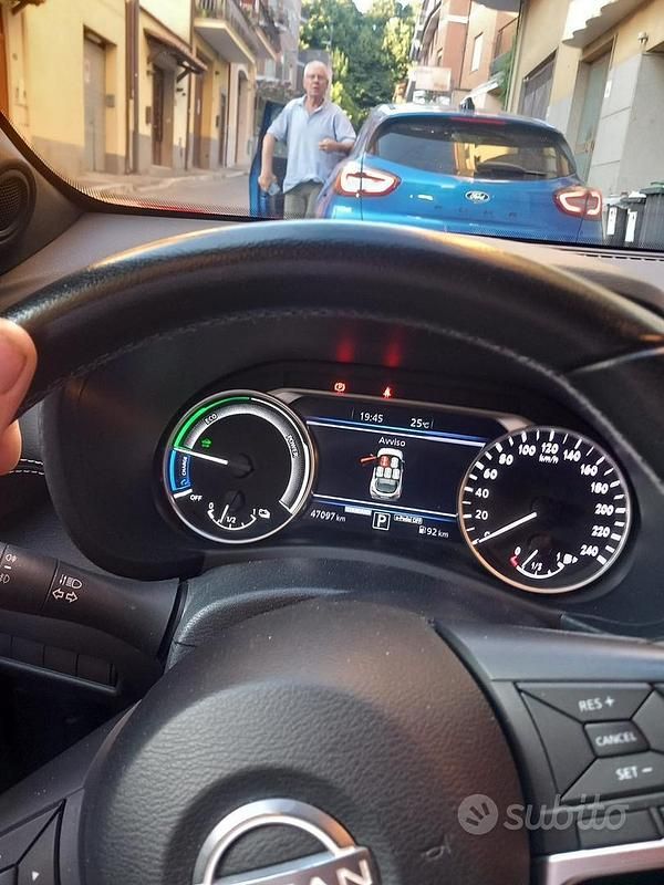 Usata Nissan Juke N-Connecta 114 CV (83 kW) 2023 Rosso SUV