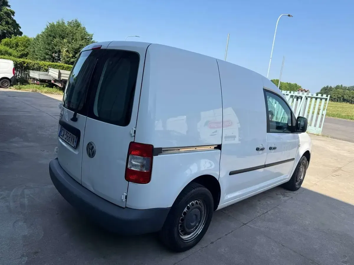 Usata VW Caddy 69 CV (50 kW) 2005 Bianco Monovolume