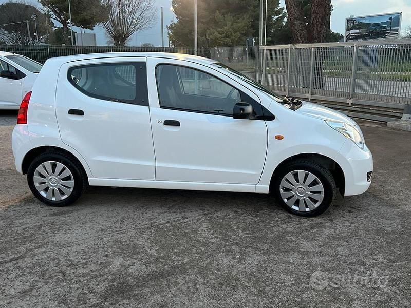 Usata Suzuki Alto GLX 68 CV (50 kW) 2013 Bianco Utilitaria