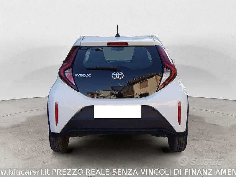 Usata Toyota Aygo X Active 72 CV (52 kW) 2022 Bianco SUV