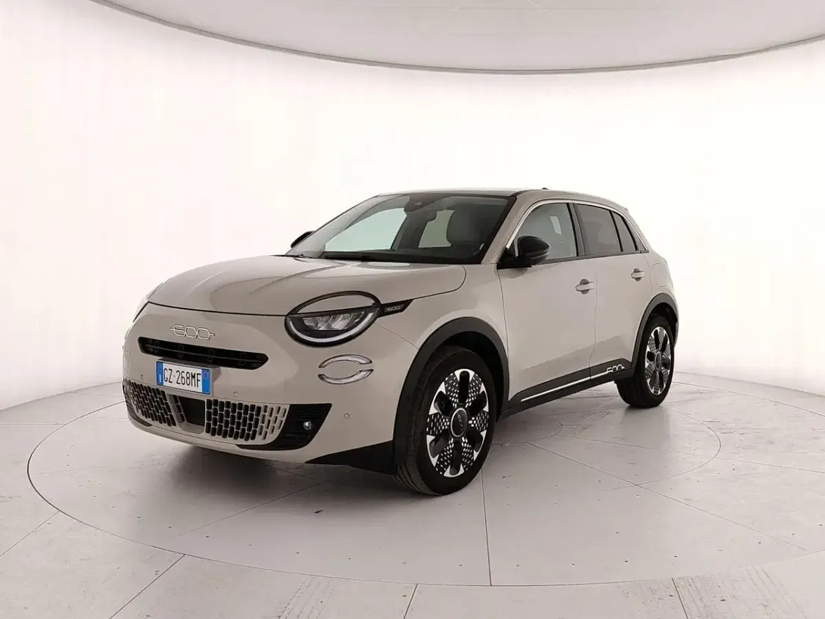 Usata Fiat 600 La Prima 100 CV (73 kW) 2025 Beige SUV