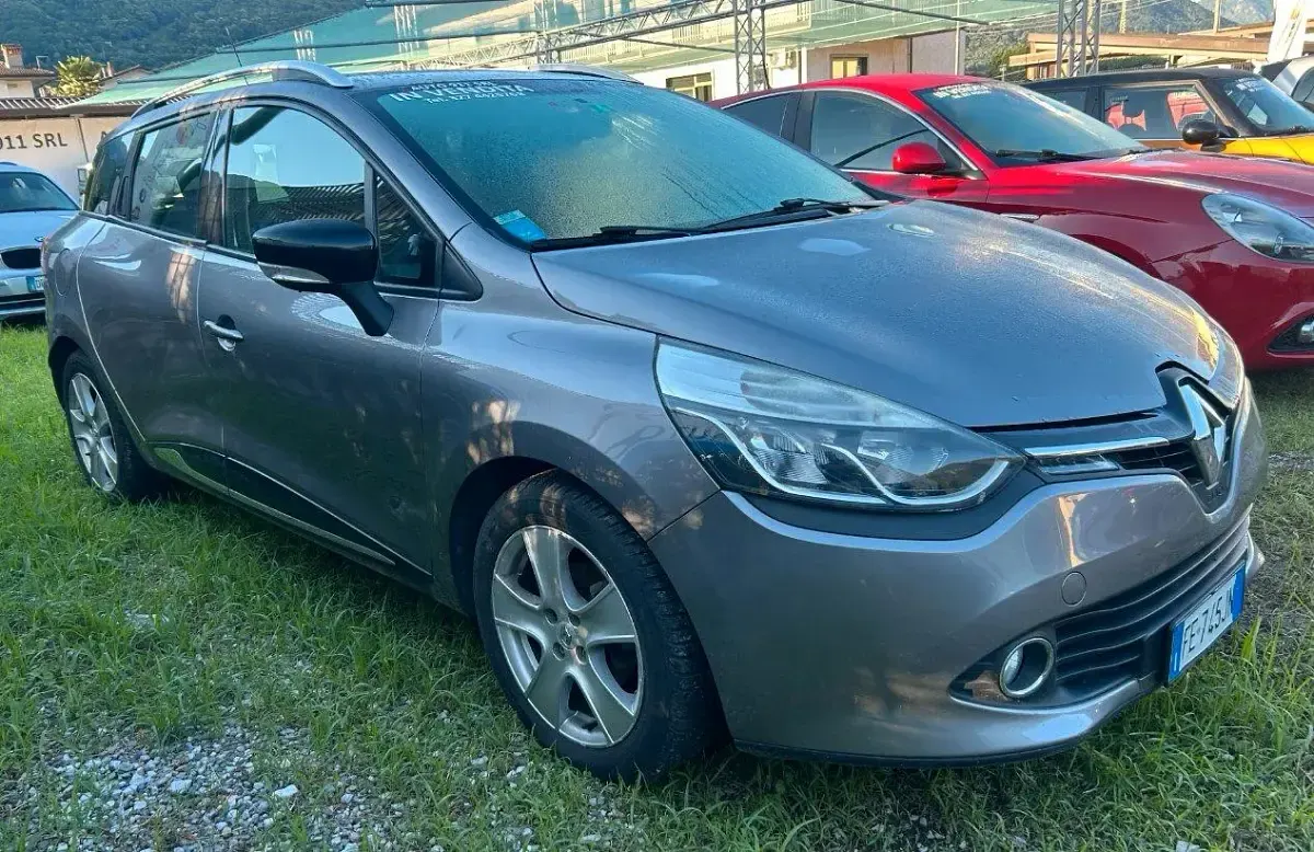 Usata Renault Clio 74 CV (54 kW) 2016 Giallo Station wagon