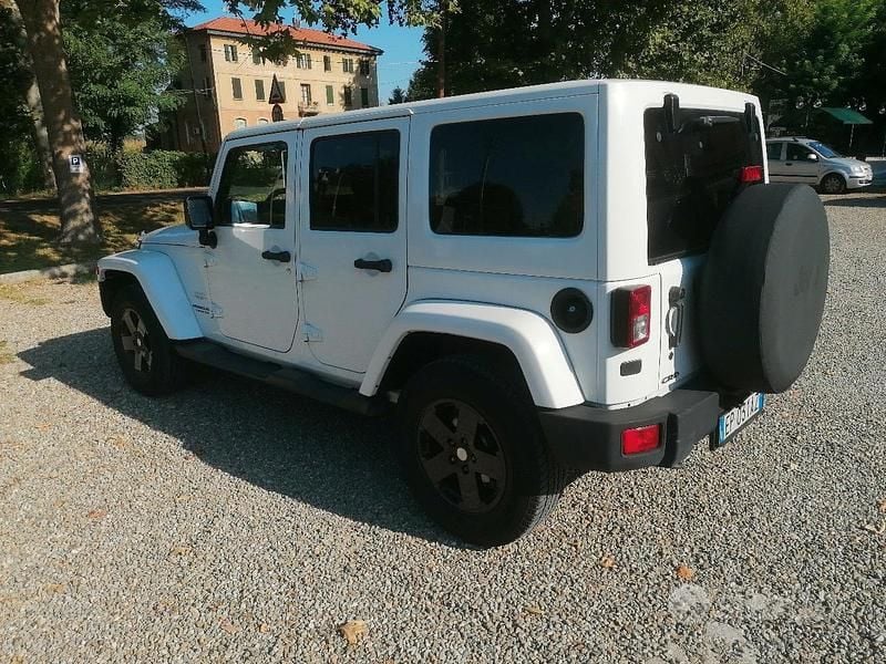 Usata Jeep Wrangler Sahara 200 CV (147 kW) 2012 Bianco SUV