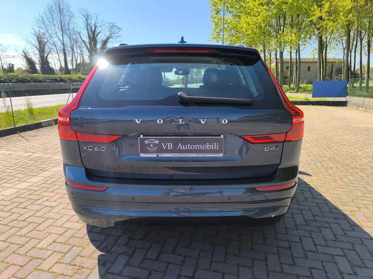 Usata Volvo XC60 Momentum 197 CV (144 kW) 2021 Blu SUV