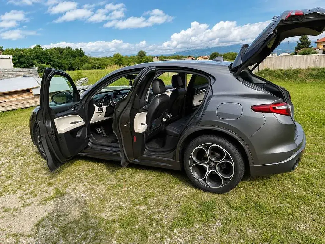Usata Alfa Romeo Stelvio Veloce 209 CV (153 kW) 2020 Grigio SUV