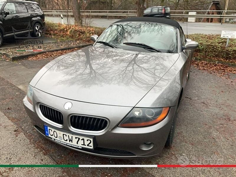 Usata BMW Z4 170 CV (125 kW) 2005 Grigio Cabrio