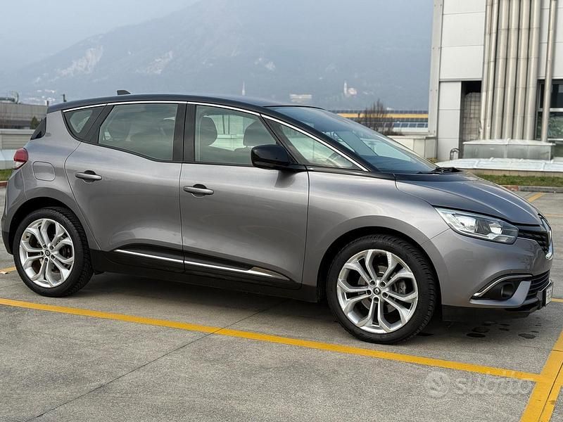 Usata Renault Scénic IV 110 CV (80 kW) 2018 Grigio Monovolume