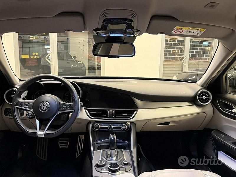 Usata Alfa Romeo Giulia Tech Edition 150 CV (110 kW) 2019 Nero Berlina