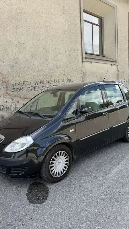 Usata Lancia Musa 95 CV (69 kW) 2004 Monovolume