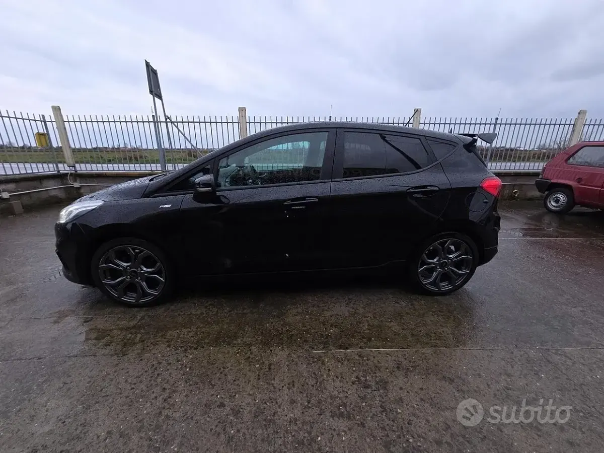 Usata Ford Fiesta ST-Line 86 CV (63 kW) 2019 Nero Utilitaria