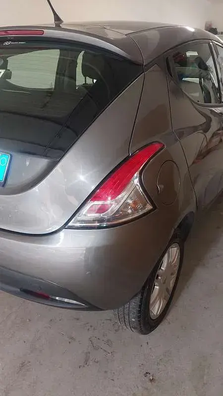 Usata Lancia Ypsilon Silver 80 CV (58 kW) 2014 Utilitaria