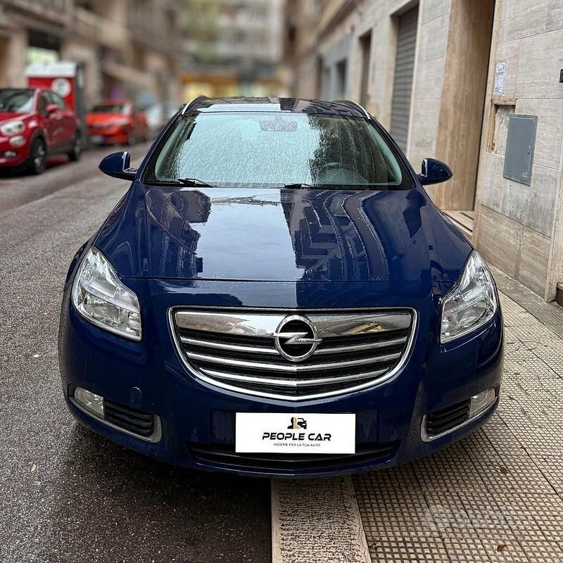 Gebraucht Opel Insignia Cosmo 131 PS (96 kW) 2012 Blau Limousine