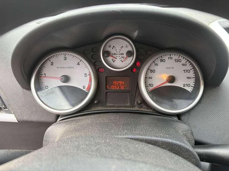 Usata Peugeot 207 68 CV (50 kW) 2010 Argento Berlina