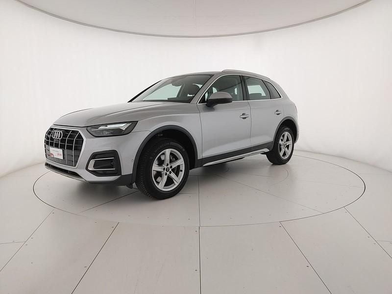 Usata Audi Q5 Advanced 204 CV (150 kW) 2020 L5 argento fioretto metallizzato SUV