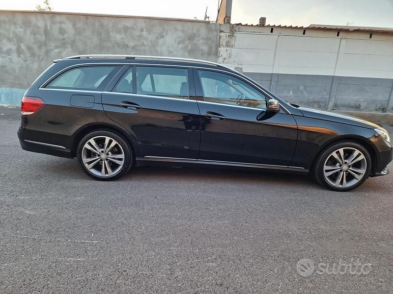Usata Mercedes E350 Premium 258 CV (189 kW) 2015 Nero Station wagon