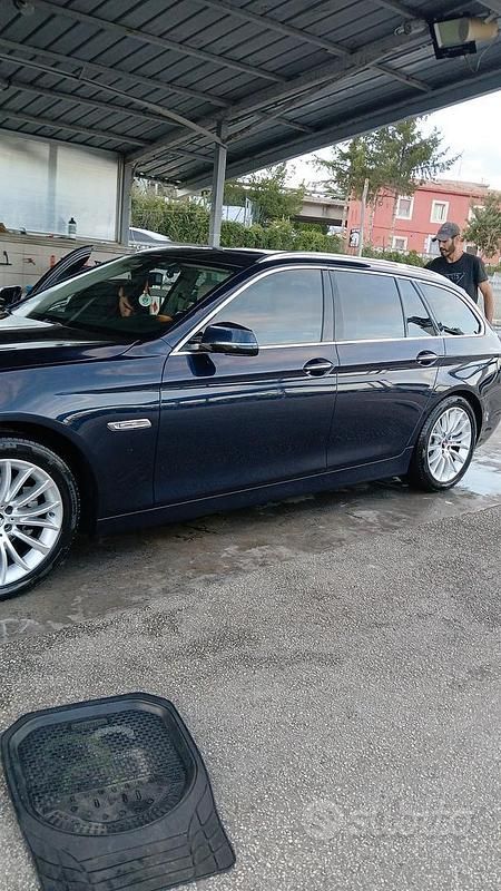 Blu Usata 2013 BMW 520 Tre volumi | 12.000 € - Immagine 1/4