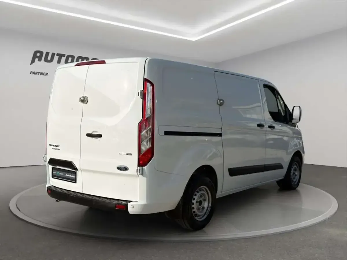 Usata Ford Transit Custom 129 CV (94 kW) 2023 Bianco Furgone