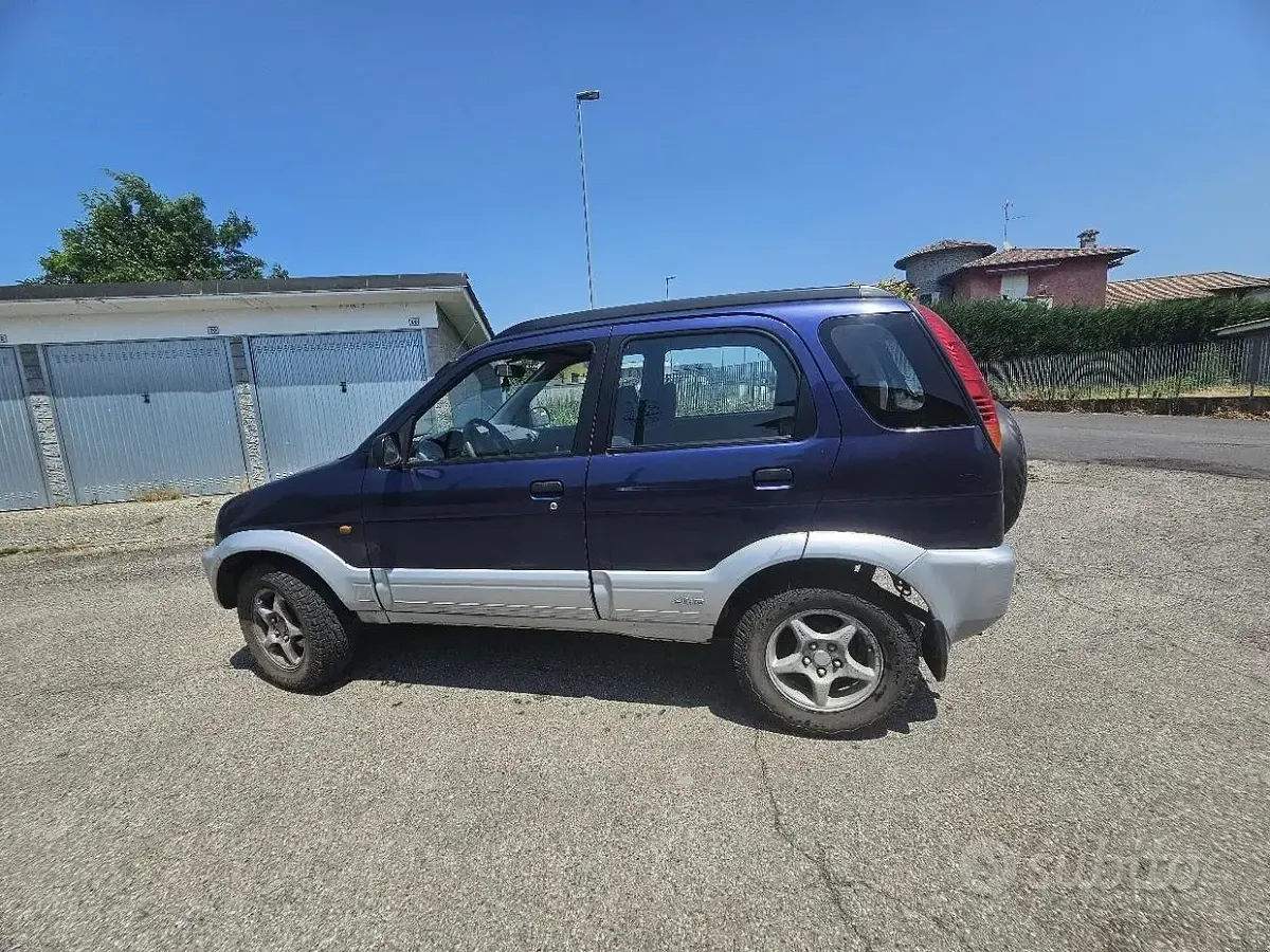 Usata Daihatsu Terios 83 CV (61 kW) 1999 Bluazzurro SUV