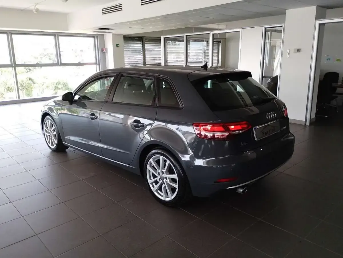 Usata Audi A3 Sport 116 CV (85 kW) 2018 Grigio Berlina