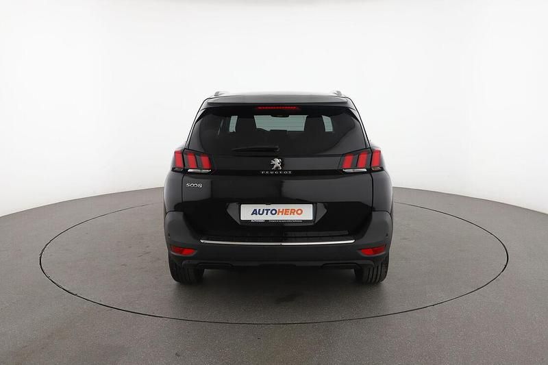 Usata Peugeot 5008 Allure 131 CV (96 kW) 2020 Nero SUV