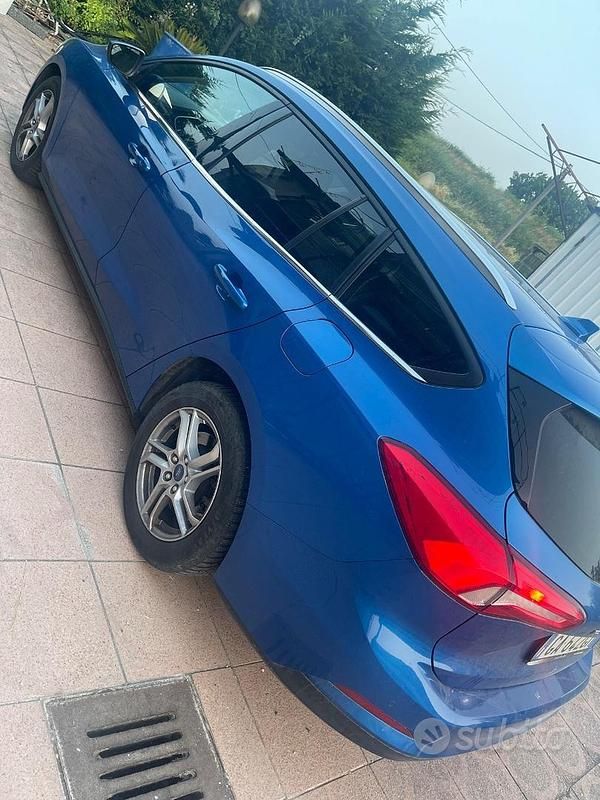 Usata Ford Focus Active 120 CV (88 kW) 2019 Blu/azzurro Station wagon