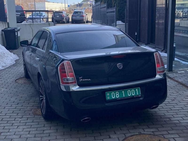 Usata Lancia Thema Gold 190 CV (139 kW) 2014 Nero Berlina