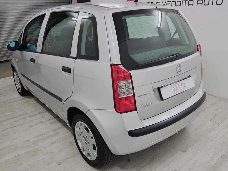 Usata Fiat Idea Dynamic 95 CV (69 kW) 2011 Grigio Monovolume
