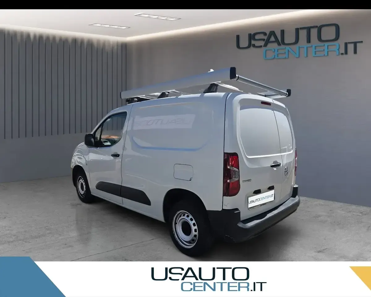 Usata Opel Combo Essentia 100 CV (73 kW) 2022 Monovolume