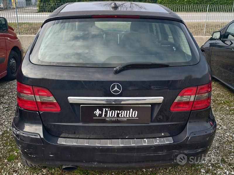 Usata Mercedes B180 2009 Nero Monovolume
