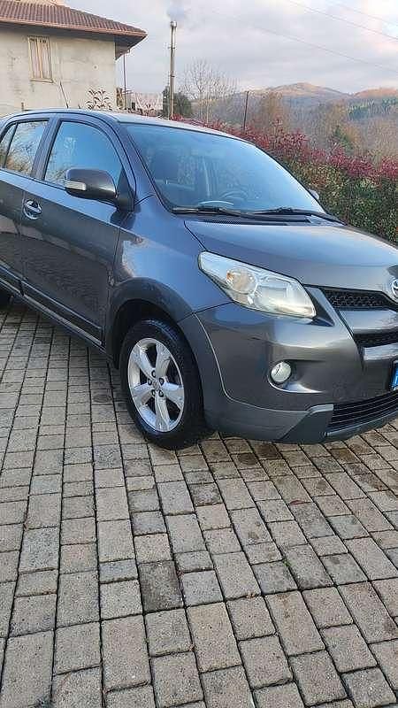 Usata Toyota Urban Cruiser Sol 90 CV (66 kW) 2009 Grigio SUV