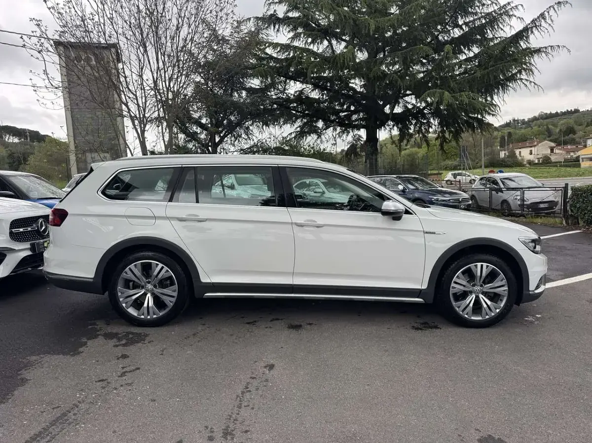 Usata VW Passat Alltrack 190 CV (139 kW) 2018 Bianco Station wagon