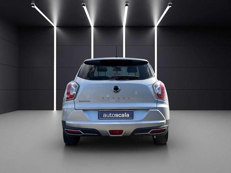 Usata Ssangyong (KGM) Tivoli 128 CV (94 kW) 2019 Argento SUV