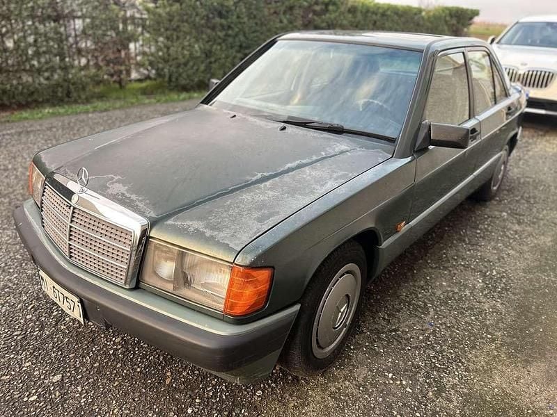 Usata Mercedes 190 109 CV (80 kW) 1991 Verde Berlina