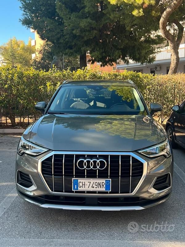 Grigio Usata 2022 Audi Q3 Advanced SUV | 30.000 € (Super prezzo) - Immagine 1/4