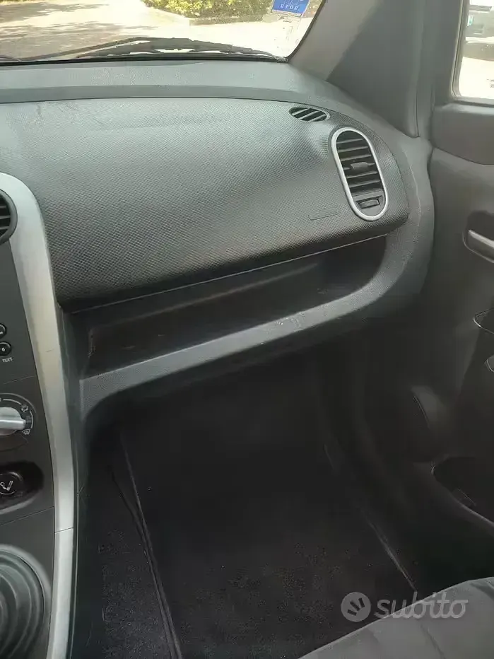 Usata Opel Agila 86 CV (63 kW) 2008 Rosso Utilitaria