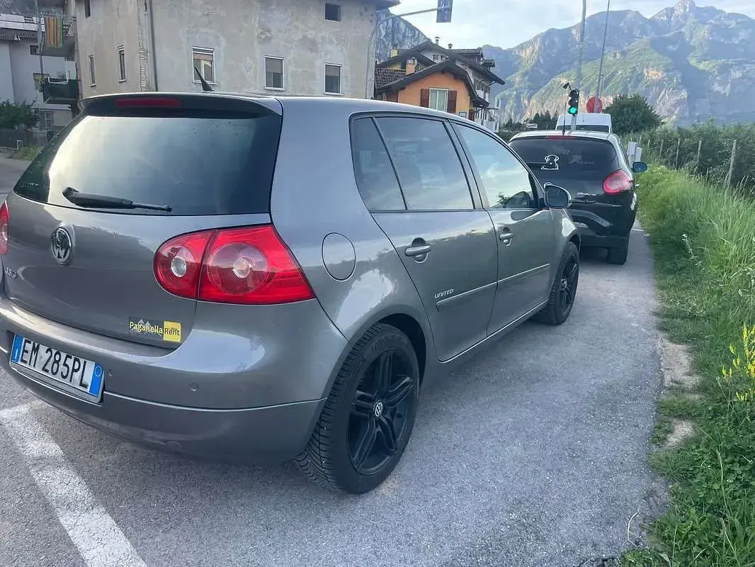 Usata VW Golf VI United 105 CV (77 kW) 2008 Utilitaria
