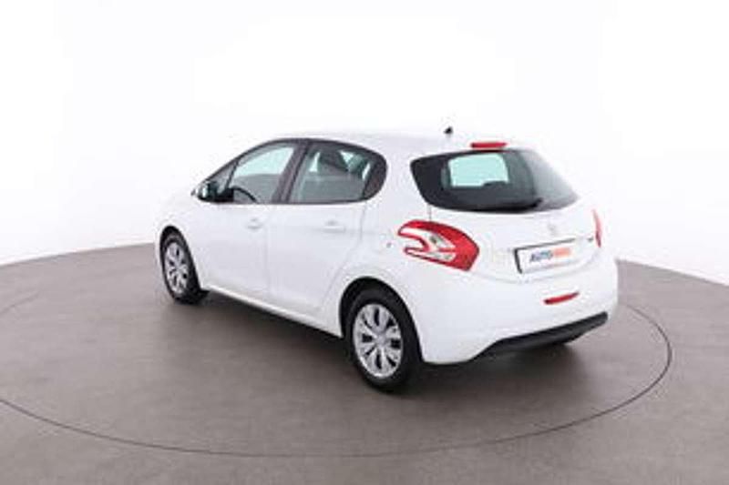 Usata Peugeot 208 Active 68 CV (50 kW) 2015 Bianco Utilitaria