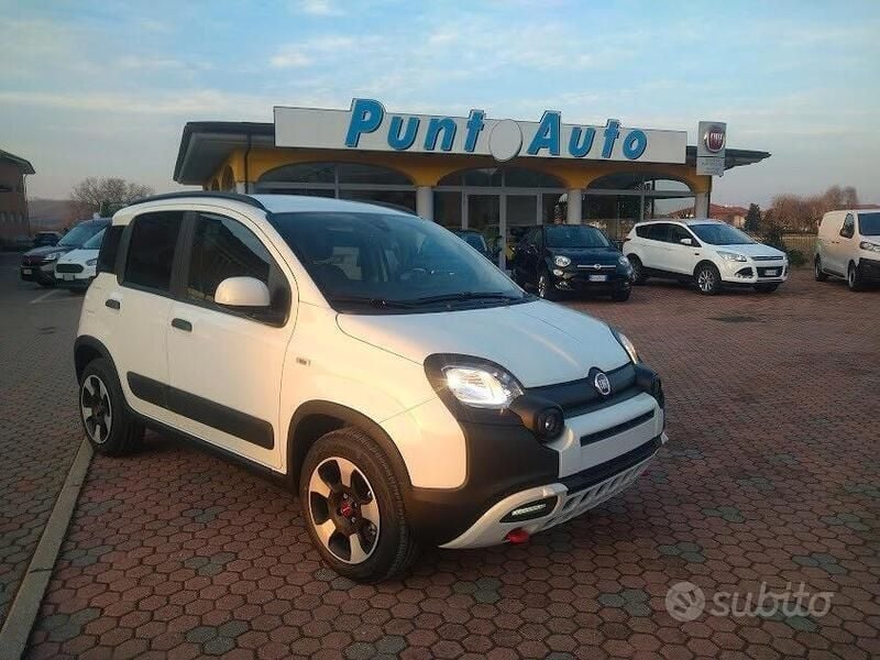 Bianco Usata 2024 Fiat Panda Cross Cross Due volumi | 16.300 € (Cara) - Immagine 1/4