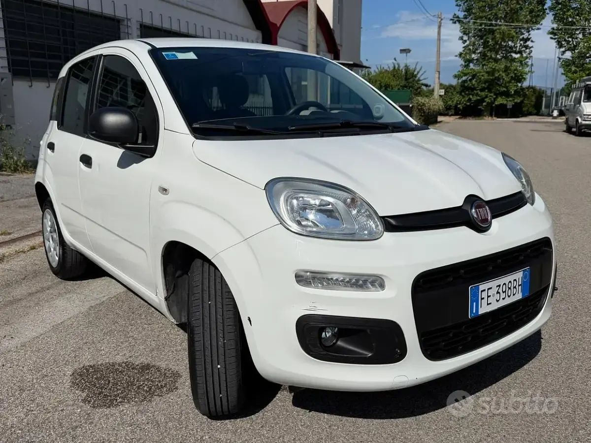 Usata Fiat Panda Lounge 80 CV (58 kW) 2016 Bianco Utilitaria